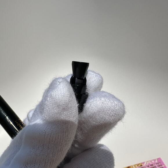 Pat McGrath Labs Legendary Wear Velvet Kohl Eyeliner Xtreme Black Noir 0.8g - Picture 4 of 7